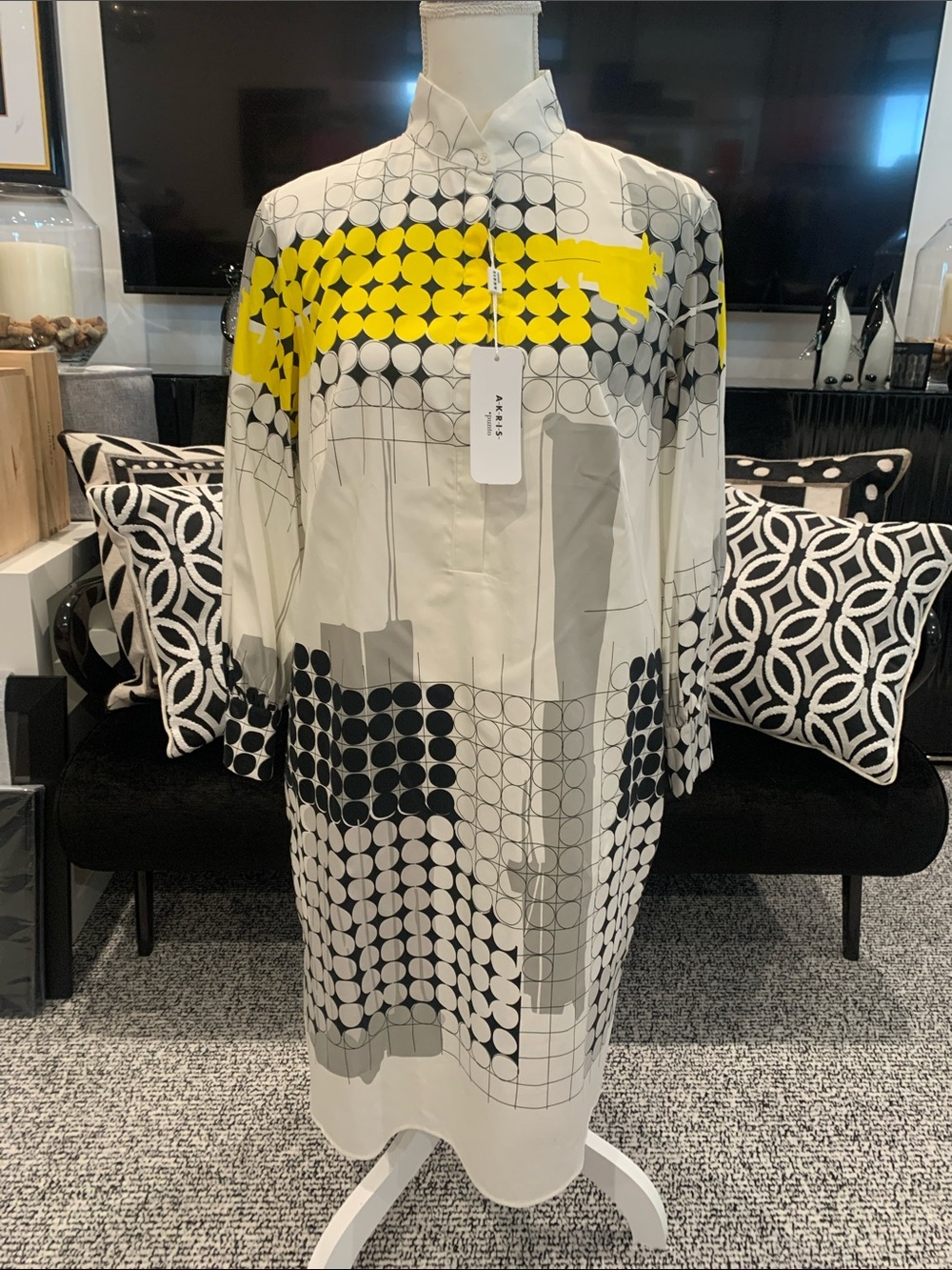 NWT AKRIS Punto Graphic Dot Print Shift Dress in White, Black & Yellow size 10